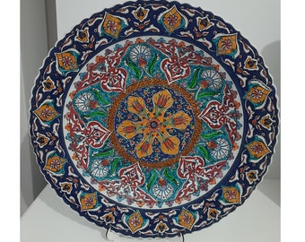 Plato decorativo de cerámica hecho a mano con motivo de tulipanes y claveles. 40cm/16"