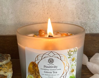 Handcrafted Gemstone-Infused Paraffin Candle with Wooden Wick: Aromatic Elegance for Tranquil Moments