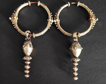 Pair of original and authentic silver ethnic earrings (Batak karo).