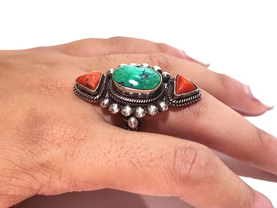 Nepalese ring in silver, with corals and turquois… - image 3