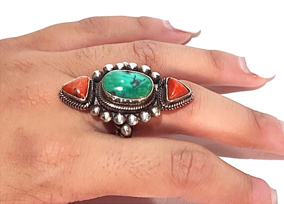 Nepalese ring in silver, with corals and turquois… - image 2