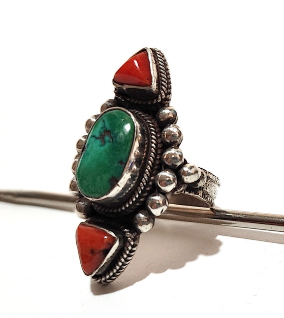 Nepalese ring in silver, with corals and turquois… - image 4