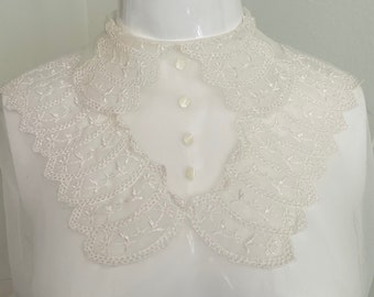 1940s Vintage - White Babydoll Embroidered Peasant Blouse - 40s Vintage Sheer Summer Poet Blouse or Top - Size S/M