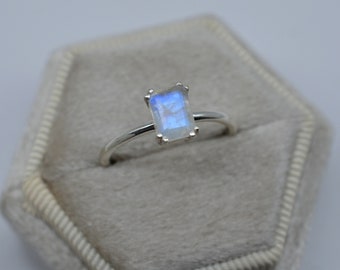 Natural Moonstone Ring-Emerald Cut Moonstone Ring-Stackable Ring-Minimalist Ring-Fire Moonstone Ring-Sterling Silver Ring-14K Solid GoldRing