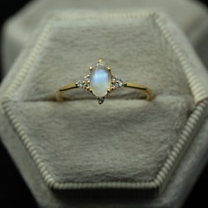 Dainty Moonstone Ring-Natural Moonstone Ring-Stackable Ring-Minimalist Ring-Sterling Silver Ring-14K Solid Gold Ring-Rose Gold Ring