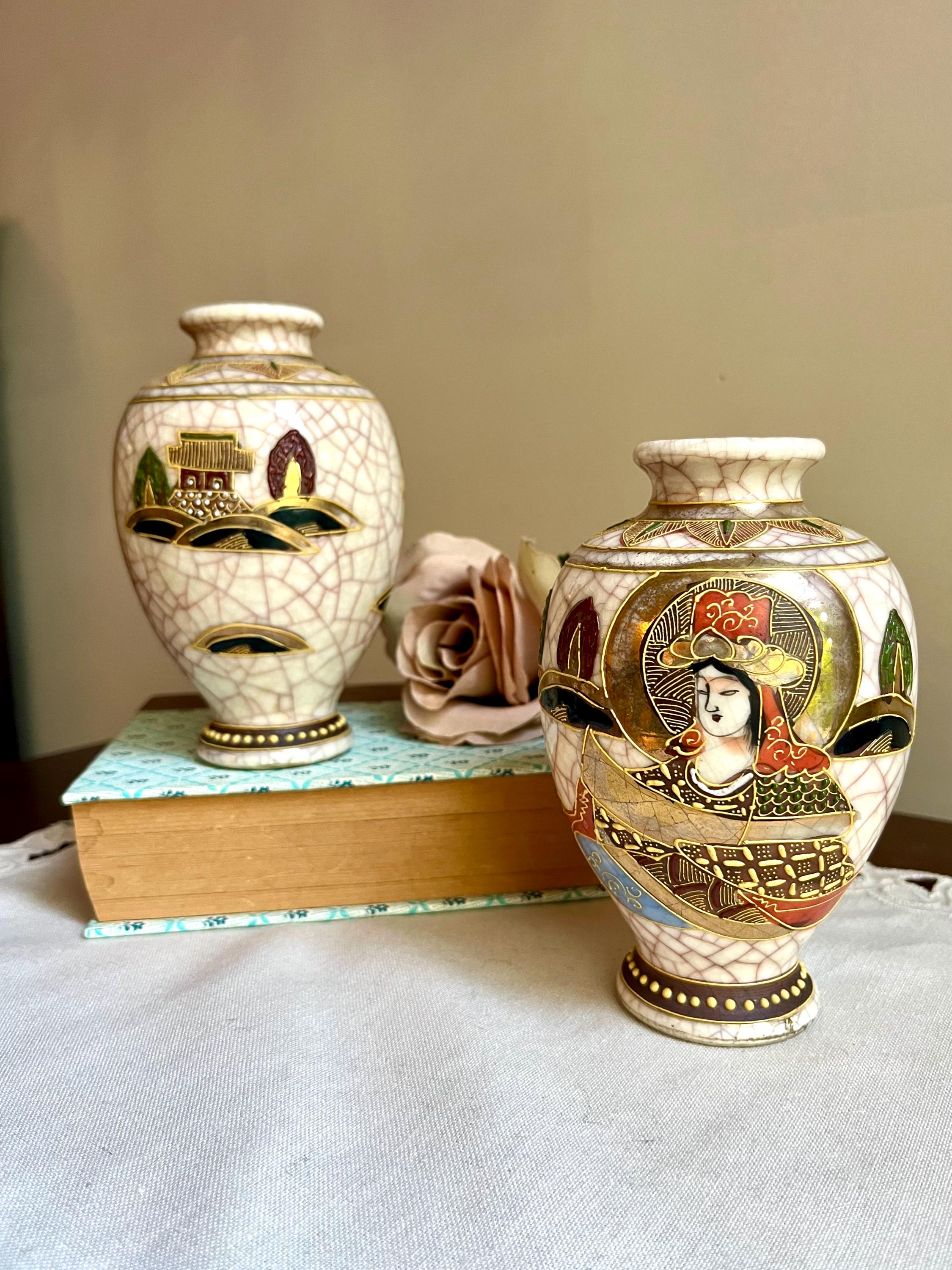 ヴィンテージの薩摩焼花瓶：手描きの陶器、金箔のディテール - Etsy 日本