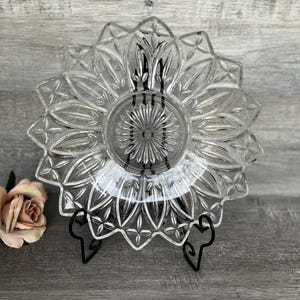 Vintage EAPG PETAL BOWL, Beautiful Cut Glass Bowl with Petal Shape Tips, 10 inch wide, 2.5 inch tall, Excellent Condition
