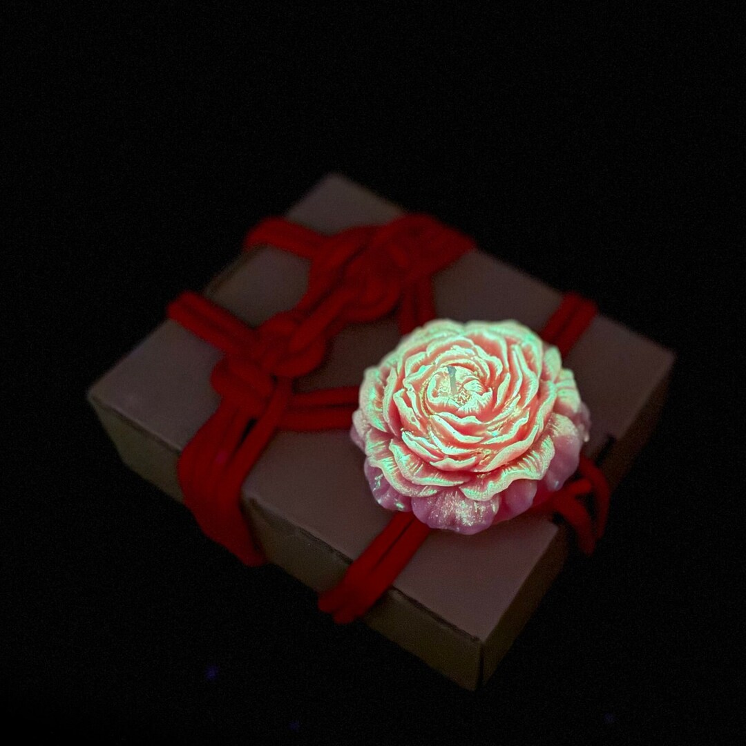 Candela Profumata A Forma Di Rosa Di Peonia 3D - Fatta A Mano In Cera Di Soia - Decorazione Casa (7,5x3,5 Cm)