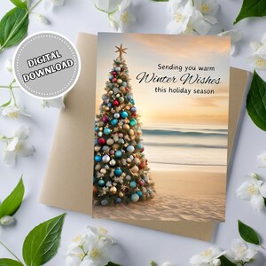 Tarjeta de felicitación navideña costera, tarjeta imprimible en blanco de 5 x 7 con árbol de Navidad en la playa, tarjeta de felicitación navideña de invierno