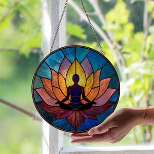 Yoga glas-in-lood zonnevanger | Meditatieve raamkunst | Zen-decor voor thuis of studio | Uniek spiritueel cadeau | Cadeau cadeau voor wellnessdecoratie