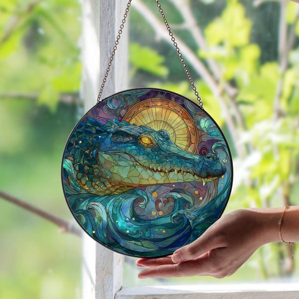 Alligator Stained Glass Suncatcher – Bold Reptile Art Panel | Unique Wildlife Decor | Fun Gift for Gator Fans & Nature Enthusiasts Gift