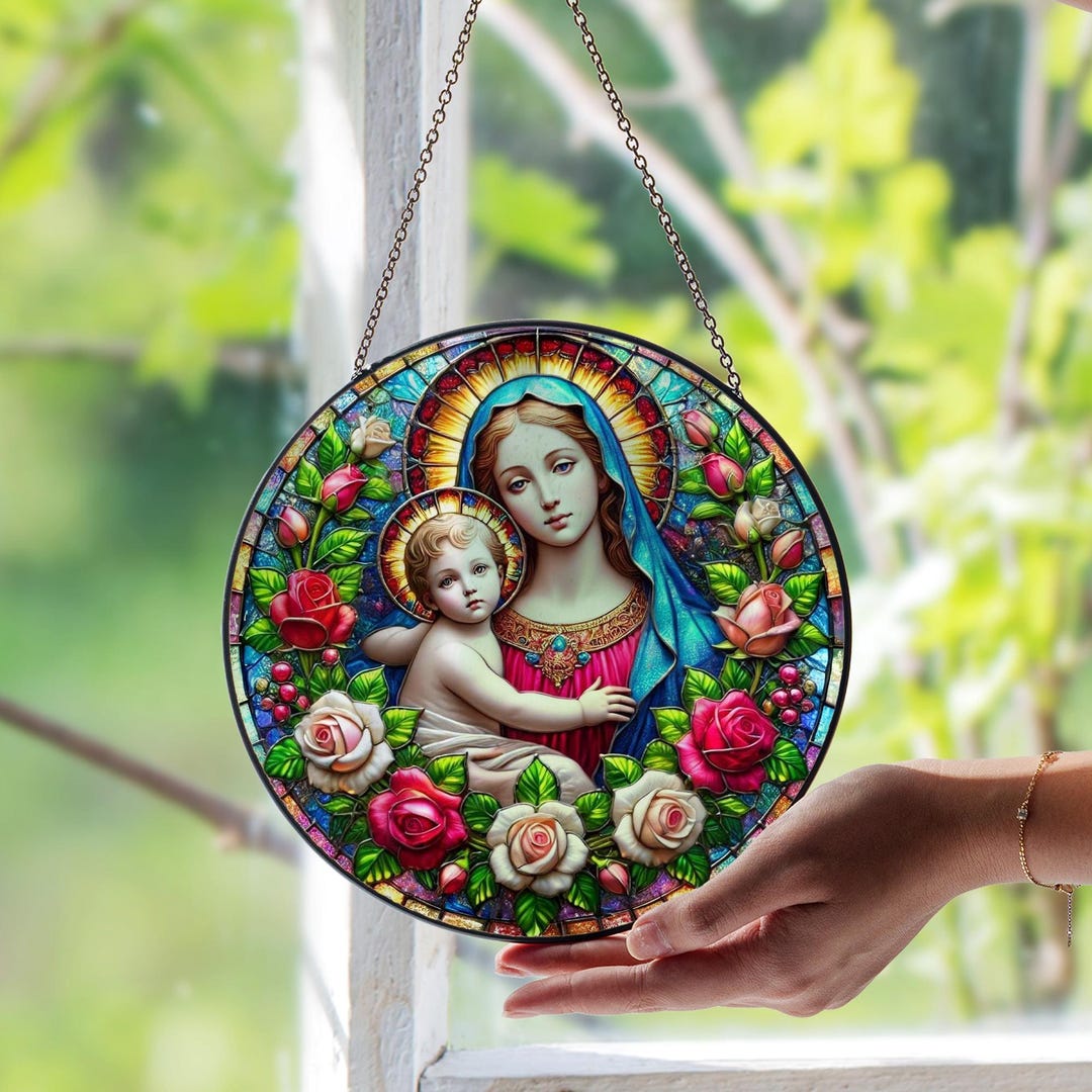 聖母マリアのステンドグラスサンキャッチャー – 神聖な宗教ガラス