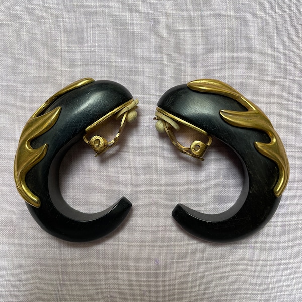 Vintage 1980’s Isabel Canovas gilt leaves over wood 1/2 hoop clip on earrings. Made in France