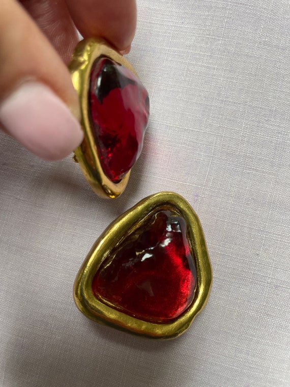 Vintage YSL geometric large ruby resin in gold to… - image 6