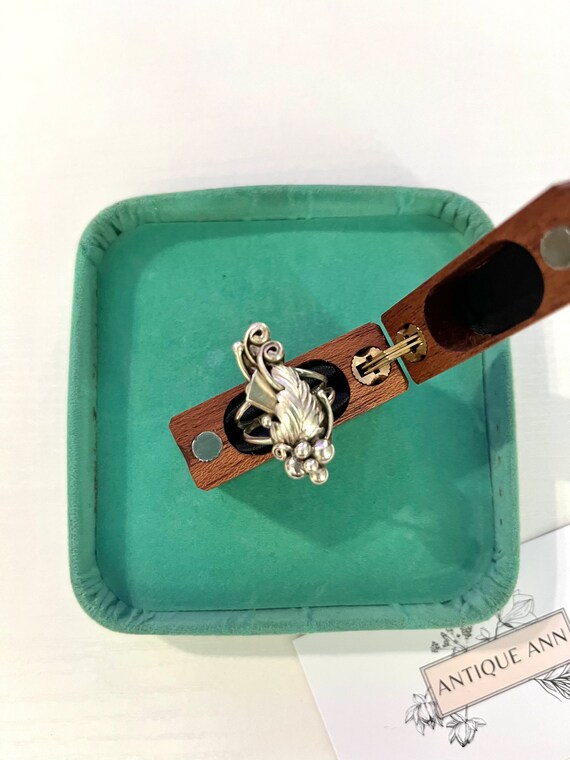 Sterling silver statement earthy leaf ring size 7 - image 1
