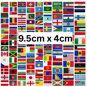 Peut inclure: Un ensemble de patchs de drapeaux brodés, chacun mesurant 9,5 cm x 4 cm. Les patchs présentent les drapeaux de divers pays, affichant une gamme variée de couleurs et de motifs. Les drapeaux sont rectangulaires et bien rangés.