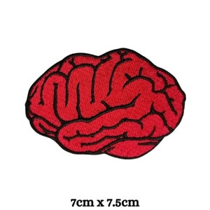 Könnte beinhalten: Roter gestickter Bügelaufkleber in Form eines menschlichen Gehirns, 7 cm x 7,5 cm.