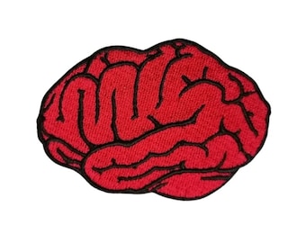 Könnte beinhalten: Roter gestickter Bügelaufkleber in Form eines menschlichen Gehirns, 7 cm x 7,5 cm.