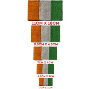 Pode incluir: Cinco tamanhos diferentes de um remendo da bandeira irlandesa. Os remendos são laranja, branco e verde. Os tamanhos são 11 cm x 18 cm, 9,5 cm x 4,5 cm, 7 cm x 4 cm, 4,5 cm x 3 cm e 3 cm x 2 cm.
