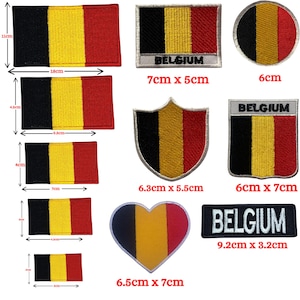 Könnte beinhalten: Ein Set aus zehn gestickten Bügelbildern mit der belgischen Flagge in verschiedenen Formen und Größen. Die Patches umfassen ein Rechteck, einen Schild, ein Herz und einen Kreis. Die Patches sind alle schwarz, gelb und rot. Der Text "BELGIUM" ist auf einigen der Patches enthalten.