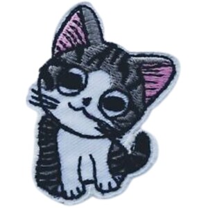 Peut inclure: Un chat de dessin animé noir et blanc avec des oreilles roses, assis les jambes croisées. Le chat a de grands yeux ronds et un petit nez rose.