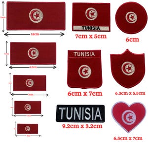 Peut inclure: Divers patchs aux couleurs du drapeau tunisien, de formes et tailles variées. Les patchs sont principalement rouges avec un croissant de lune et une étoile blancs. Dimensions de 3 cm à 18 cm de long. Certains patchs affichent le mot "TUNISIA".