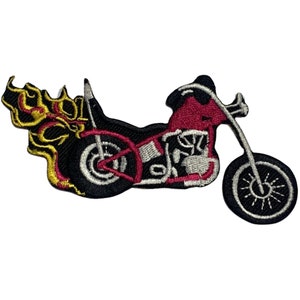 Naszywka z haftowanym logo motocykla chopper z ogniem do przyszycia na czerwono