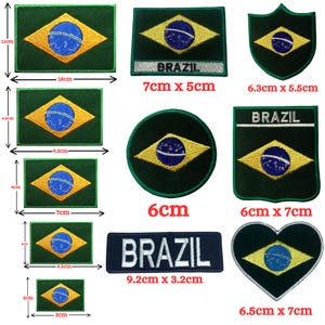 以下が含まれることがあります： ブラジルの国旗を様々なサイズと形にしたアイロン接着パッチ10個セット。パッチは緑、黄、青で、一部には「BRAZIL」の文字が書かれています。パッチのサイズは約6cm、7cm、9cmです。