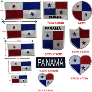 Pode incluir: Uma coleção de patches da bandeira do Panamá em várias formas. Patches retangulares, em escudo, circulares e em forma de coração apresentam o design da bandeira panamenha com cores vermelha, branca e azul. Alguns patches incluem a palavra "PANAMA".