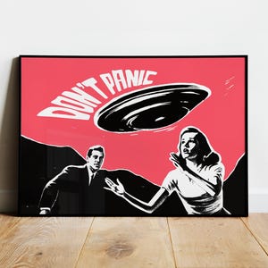 Retro Ufo Digital Print Aliens Wall Art Don&#39;t Panic Poster Print Sci fi Art Print Ufo Lover Gift Alien Abduction Art Retro Flying Saucer