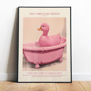 Arte de pared de autocuidado: pato rosa en una bañera, impresión digital para baño, impresión de salud mental, decoración de baño bonita, arte con cita inspiradora