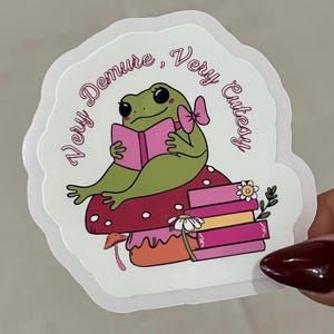 Sehr zurückhaltender, sehr süßer Frosch-Vinyl-Aufkleber - Trendiger Buchliebhaber-Aufkleber - Niedliche Ästhetik für Leser, Laptops, Journals und Wasserflaschen