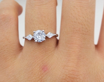 Three Stone Round & Kite 0.84CT Bridal Band Women Ring Cubic Zirconia Wedding Engagement Round Shape Ring 925 Sterling Silver Ring 6mm