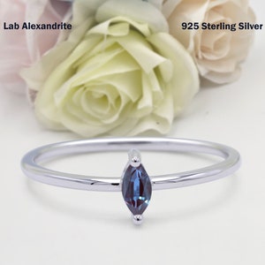 0.14 Carat Solitaire Marquise Vintage Style Lab Created Alexandrite Wedding Engagement Bridal Round Band Ring Diamond CZ 925 Sterling Silver