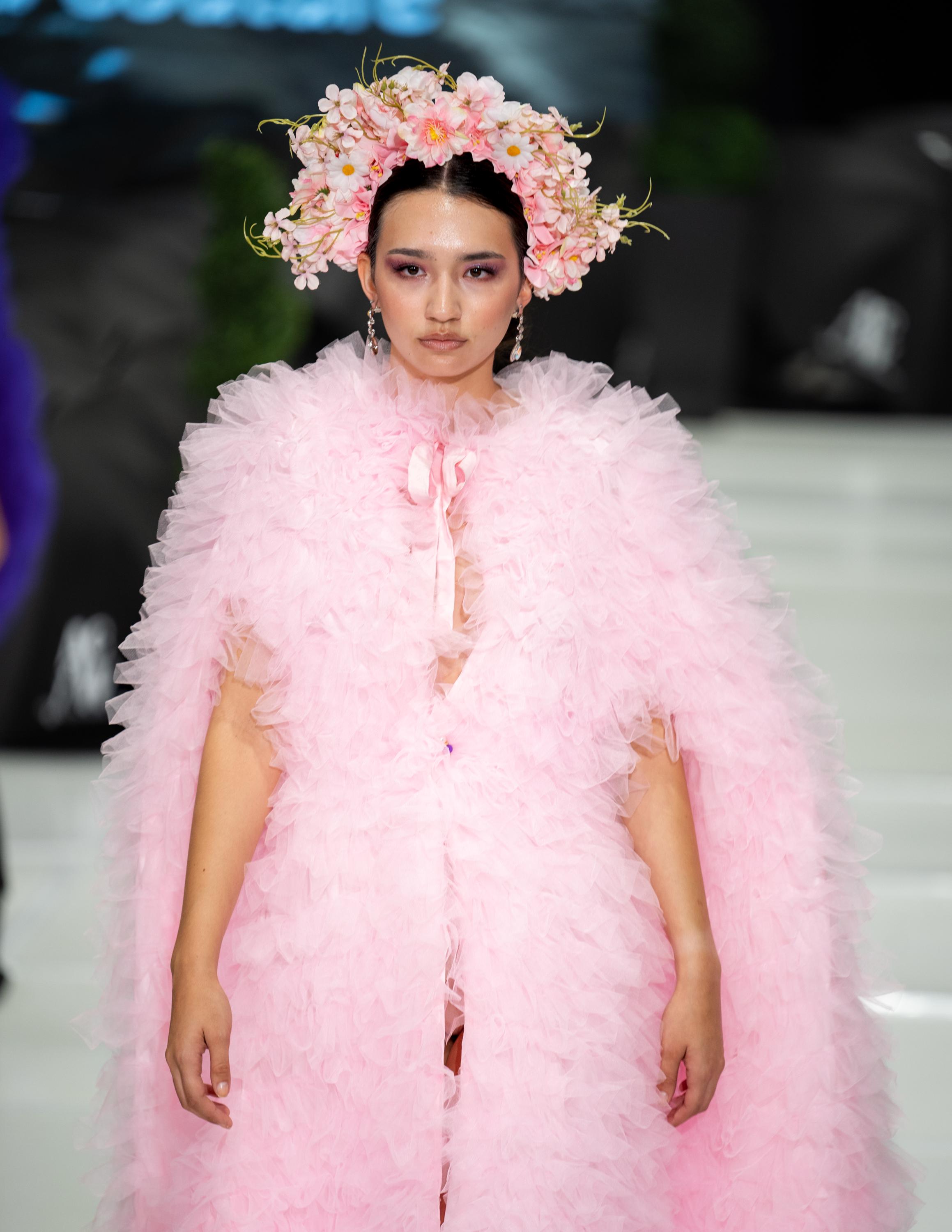 Elegant full tulle cape in baby pink