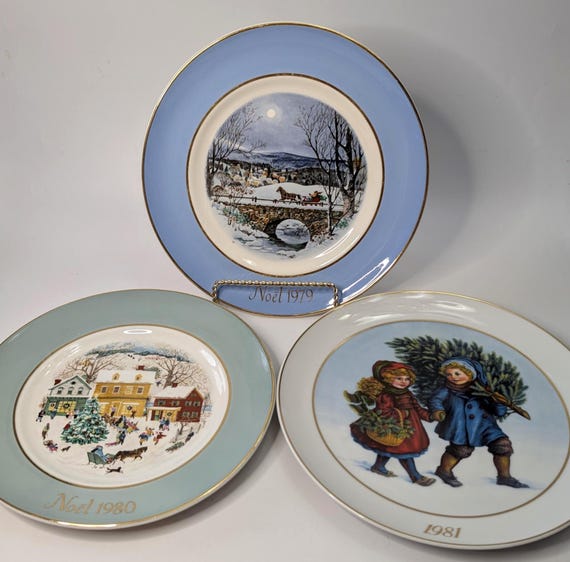 Vintage - Avon Plate 1979-1980 and 1981 - Set of 3 - measures 8.75'' diameter