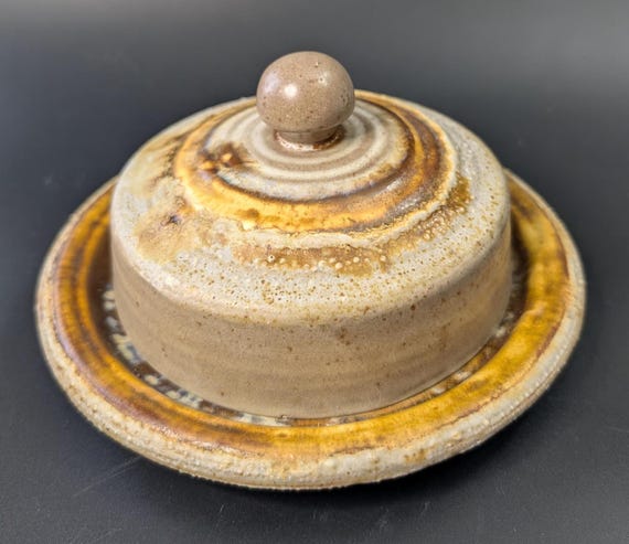 Vintage - Butter Dish - Pottery Laurentienne - Canada - 7" diameter x 3.5" height