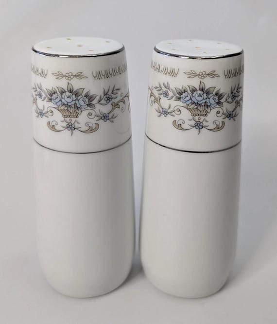Vintage - Salt and Pepper Shakers - White Cylindricals with flowers - ceramic - marked Japan - 4'' high