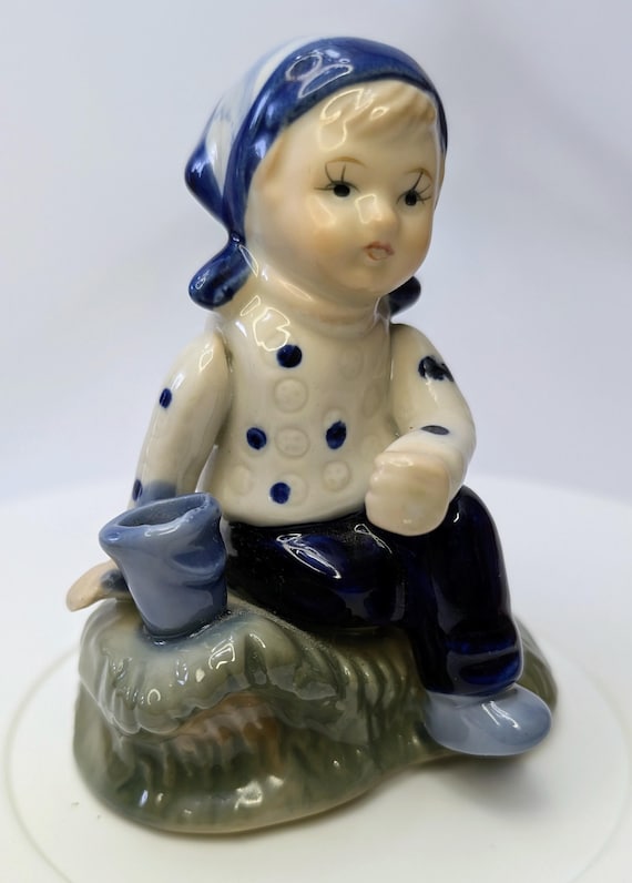 Vintage - figurine - Girl with headscarf in blue and white - porcelain - 3.5'' tall
