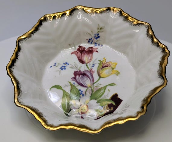 Vintage - Dish - Bowl - Narcissus - Fine bone China - England - Porcelain - 5'' Diameter Wider
