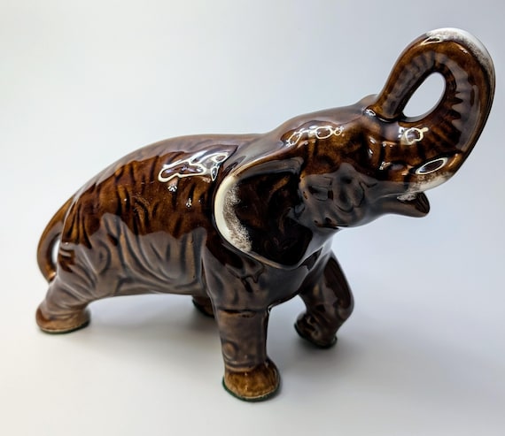Vintage - Beautiful Brown Ceramic Elephant - Measures: 10'' long