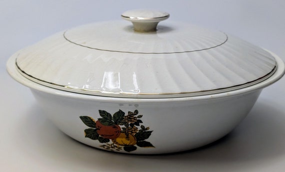 Vintage - Tureen with Lid - British Harvest - Enoch Wedgwood - Tunstall - England - (9.5''wide x 2''tall)