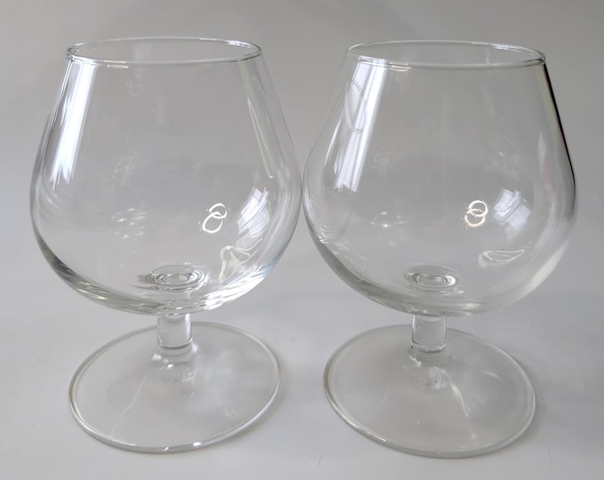 Vintage - Pair of Footed Glasses - measures 4.5'' high