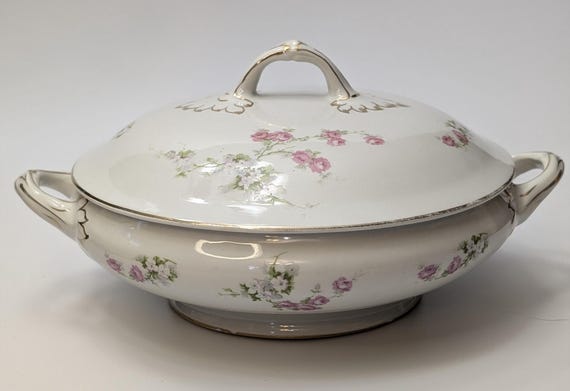 Vintage - Elegant Soup Tureen - Wood & Sons - ironstone - 12" long