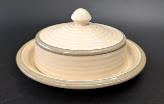 Vintage - Butter Dish - Pottery Laurentienne - Canada - 7" diameter x 3.5" height