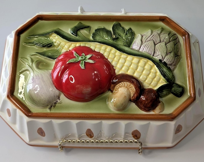 Vtg - Decorative Wall Fruit Basket - Japan - 11''long x 8''large - Vintage