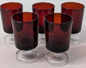 Vintage - Vaso Luminarc - Cavalier - Francia - Juego de 5 vasos - Rubí - 3'' alto x 1,5'' diámetro.