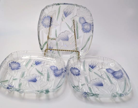 Vintage - Set of 3 Mikasa Small Plates with Satin and Bluish Flowers - 6.5''long x 6.5'' wide - Replacement Parts