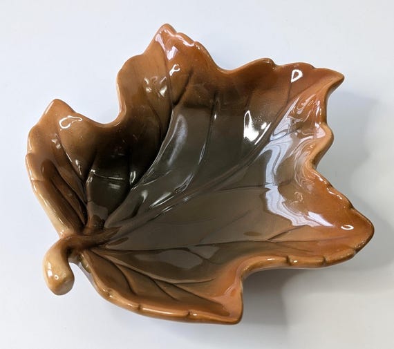 Vintage - Cute Maple Leaf Dish - Laura Secord - 6''long x 5''wide