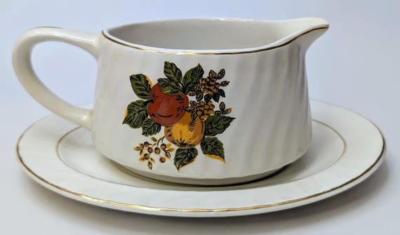 Vintage - Gravy Boat - British Harvest - Enoch Wedgwood - Tunstall - England - 7''long